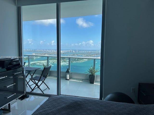 Miami, FL 33132,900 Biscayne Blvd #5403