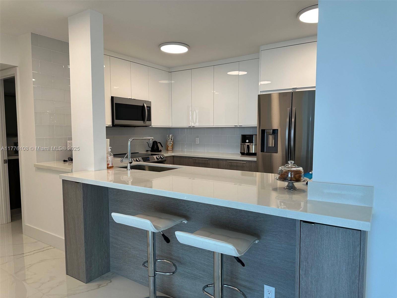 Sunny Isles Beach, FL 33160,100 Bayview Dr #515