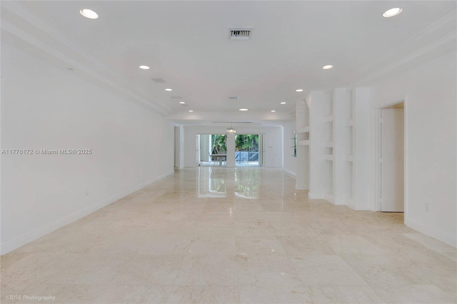 Bal Harbour, FL 33154,188 Park Dr