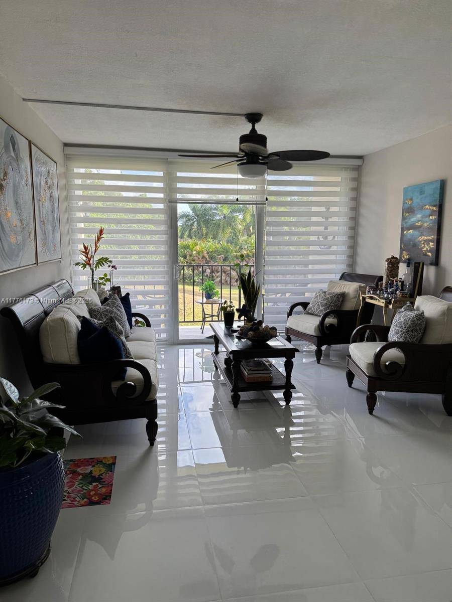 Miami, FL 33172,820 NW 87th Ave #303