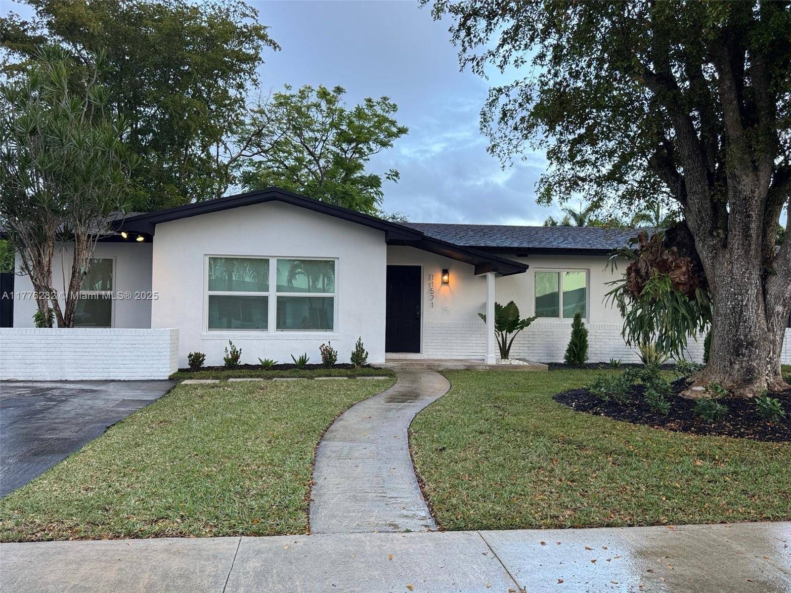 Miami, FL 33186,11571 SW 121st Ave