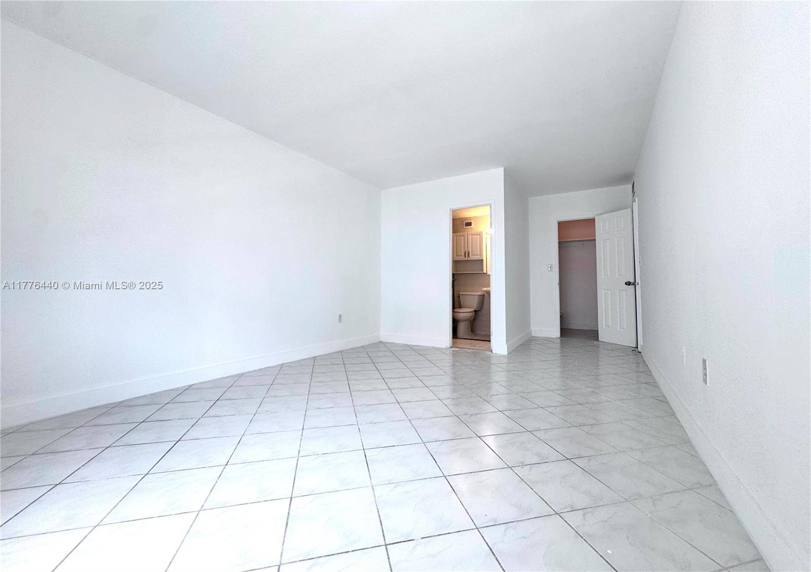 Sunny Isles Beach, FL 33160,400 Kings Point Dr #919