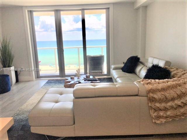 Miami Beach, FL 33140,5701 Collins Ave #808