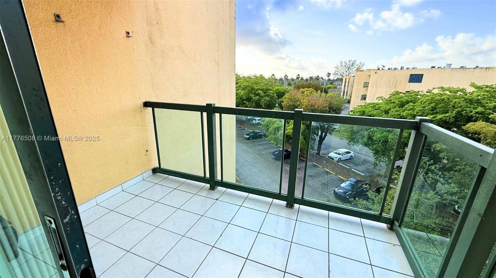 Miami, FL 33175,11780 SW 18th St #529-2