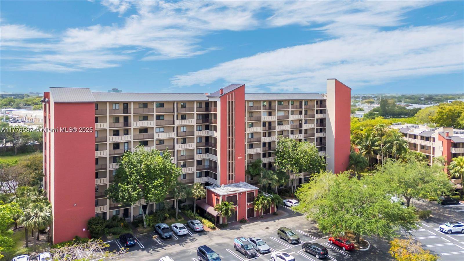 Pompano Beach, FL 33069,2206 S Cypress Bend #306
