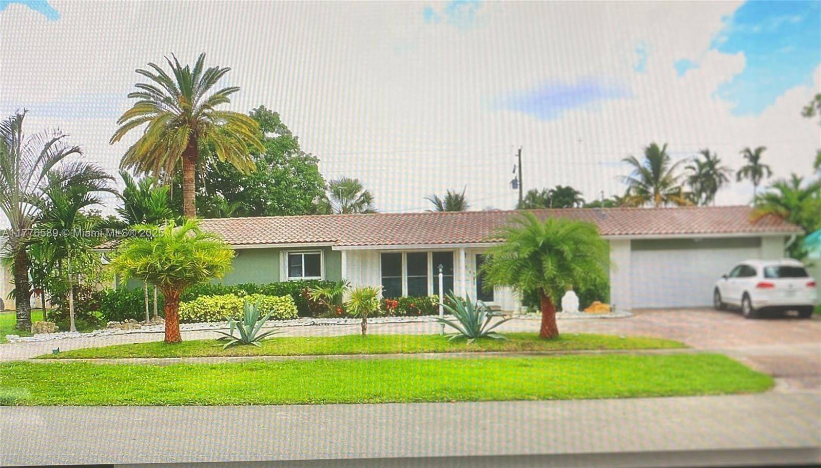 Hollywood, FL 33021,428 N Crescent Dr