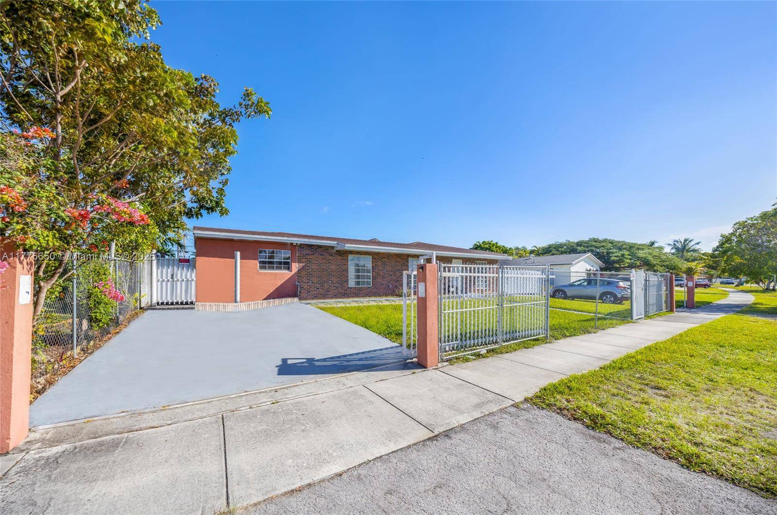 Cutler Bay, FL 33157,9985 Marlin Rd