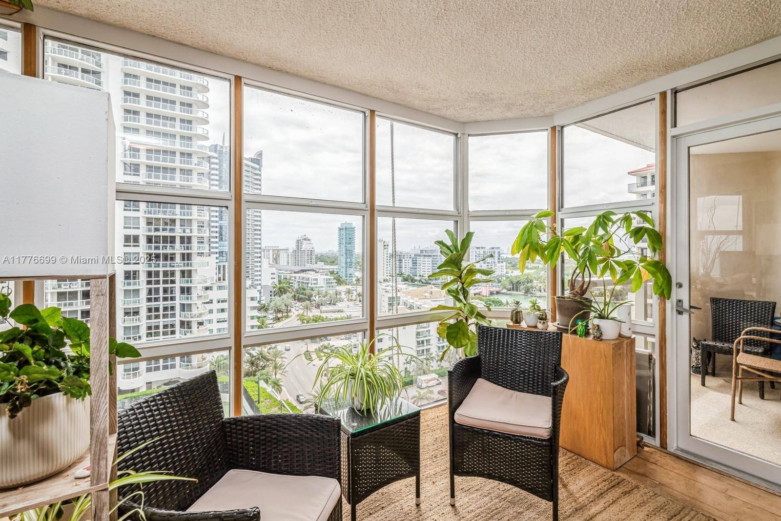 Miami Beach, FL 33141,6423 Collins Ave #1602
