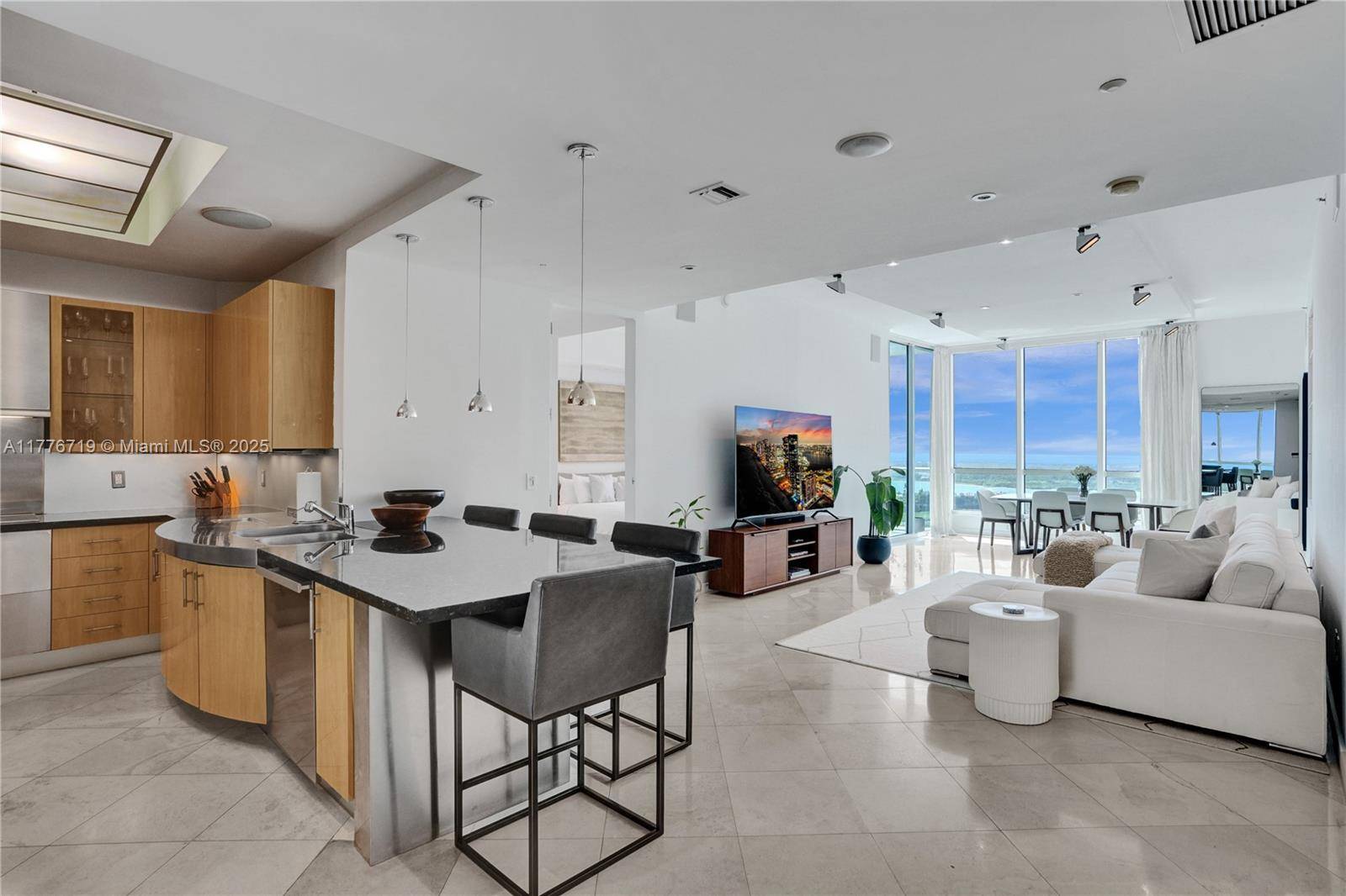 Miami Beach, FL 33139,100 S Pointe Dr #3102