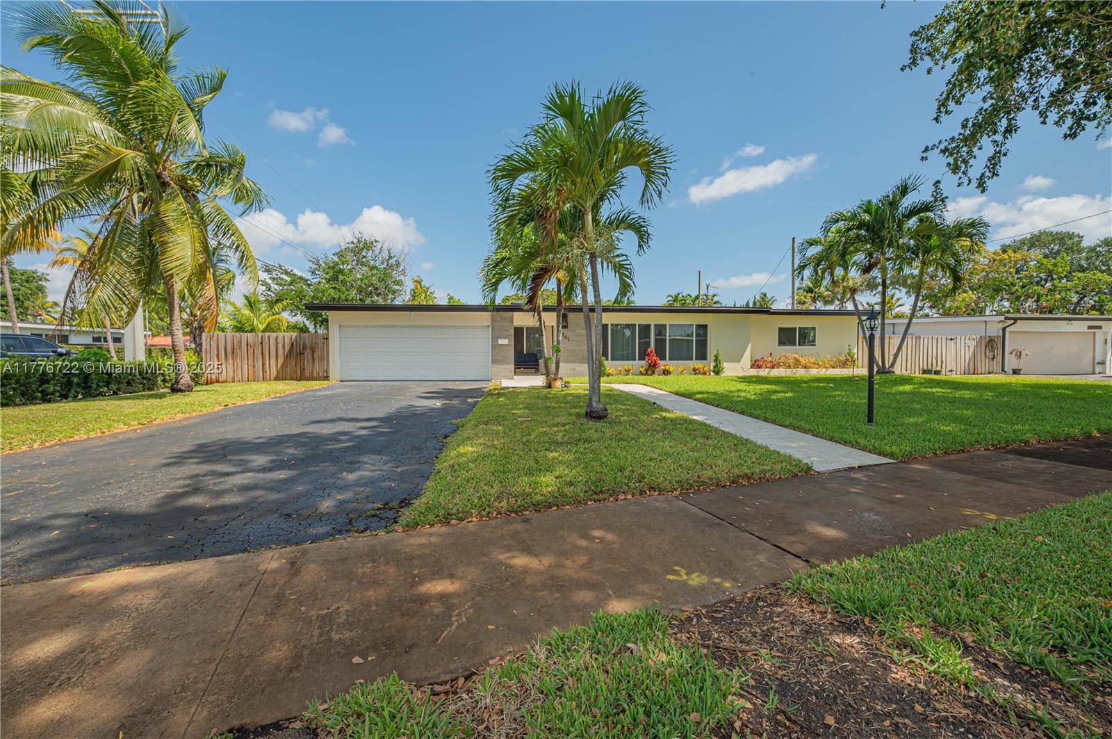 North Miami Beach, FL 33179,1901 NE 186th Dr