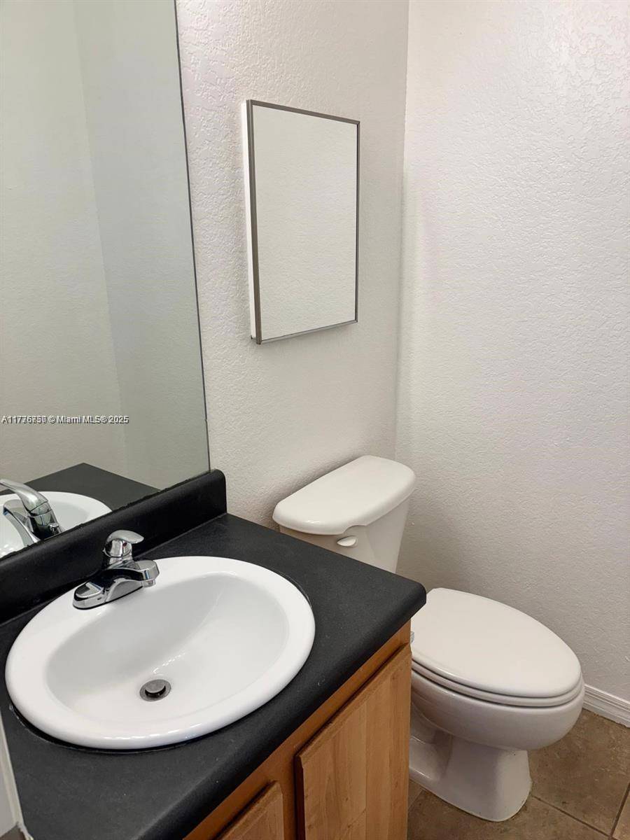 North Miami Beach, FL 33162,2062 NE 167th St #3-112