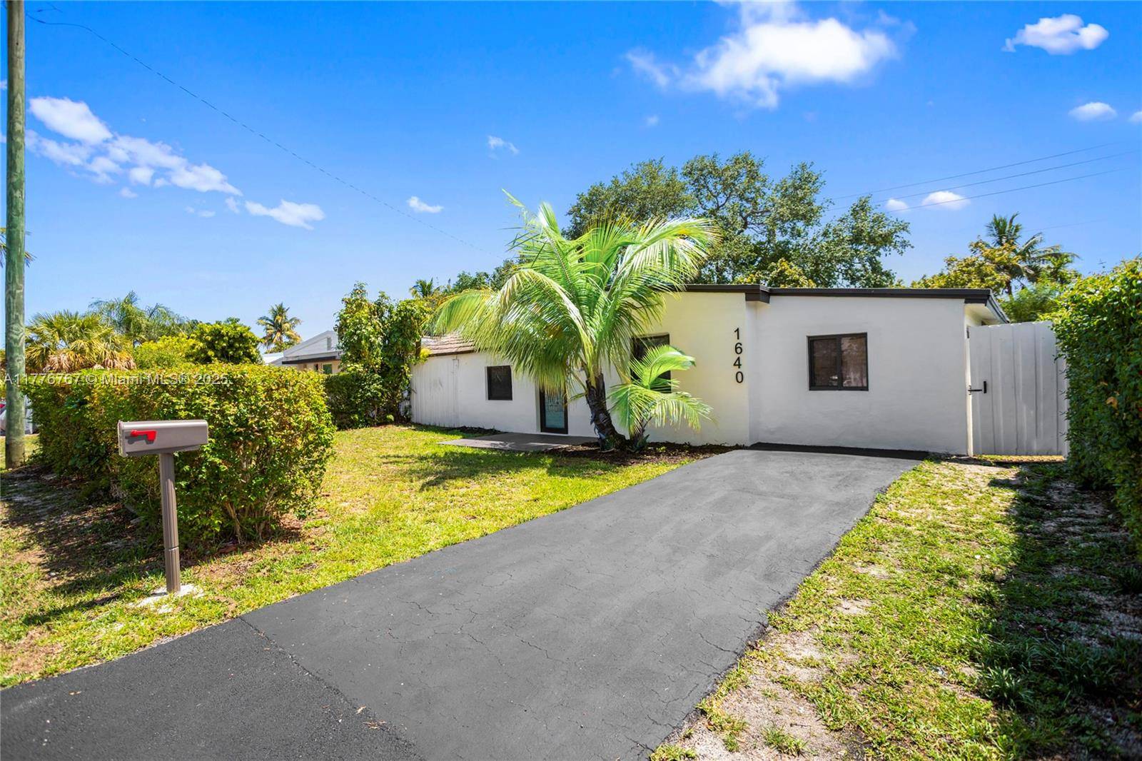 North Miami Beach, FL 33179,1640 NE 183 ST