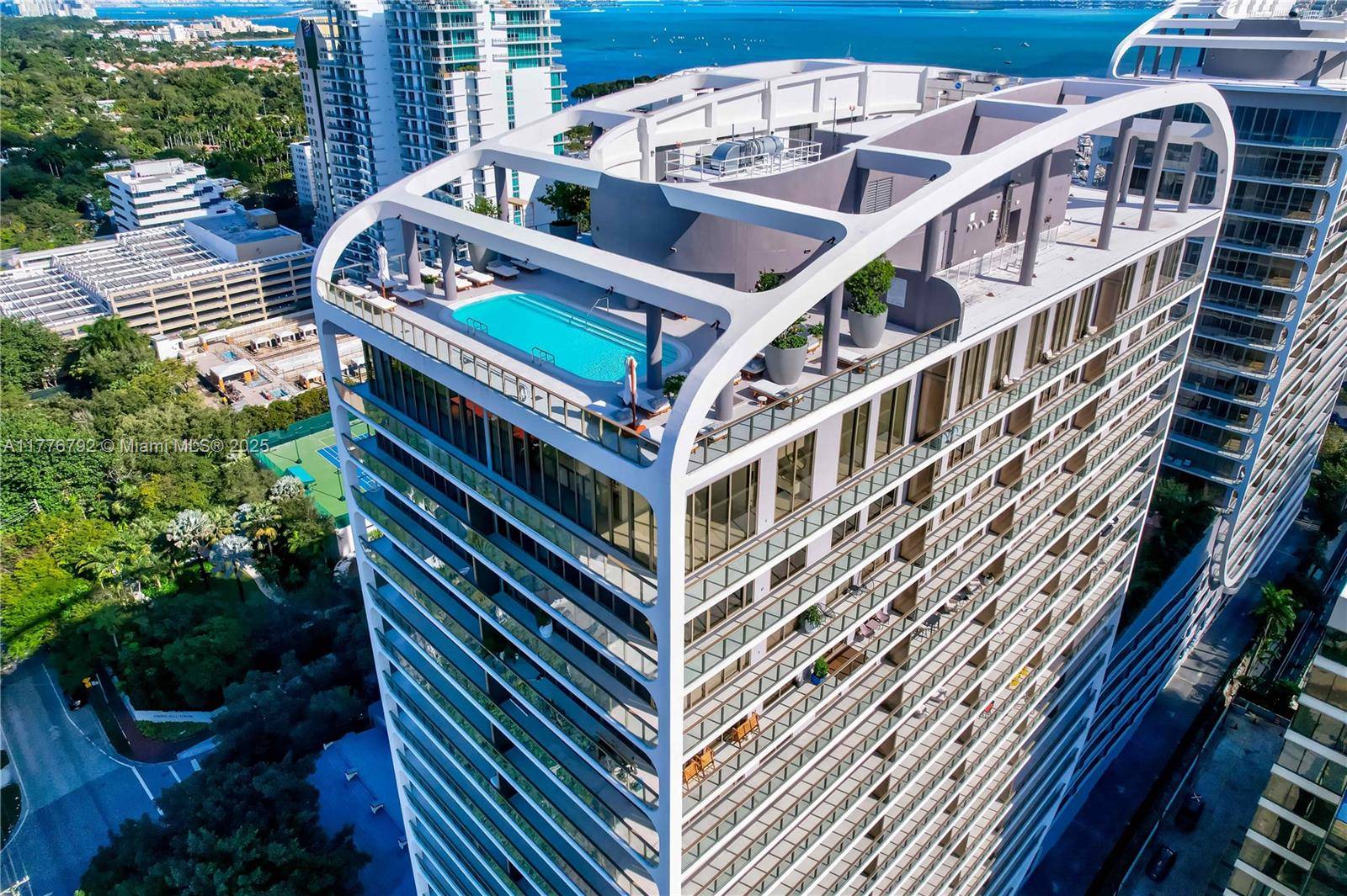 Coconut Grove, FL 33133,2678 Tigertail #813
