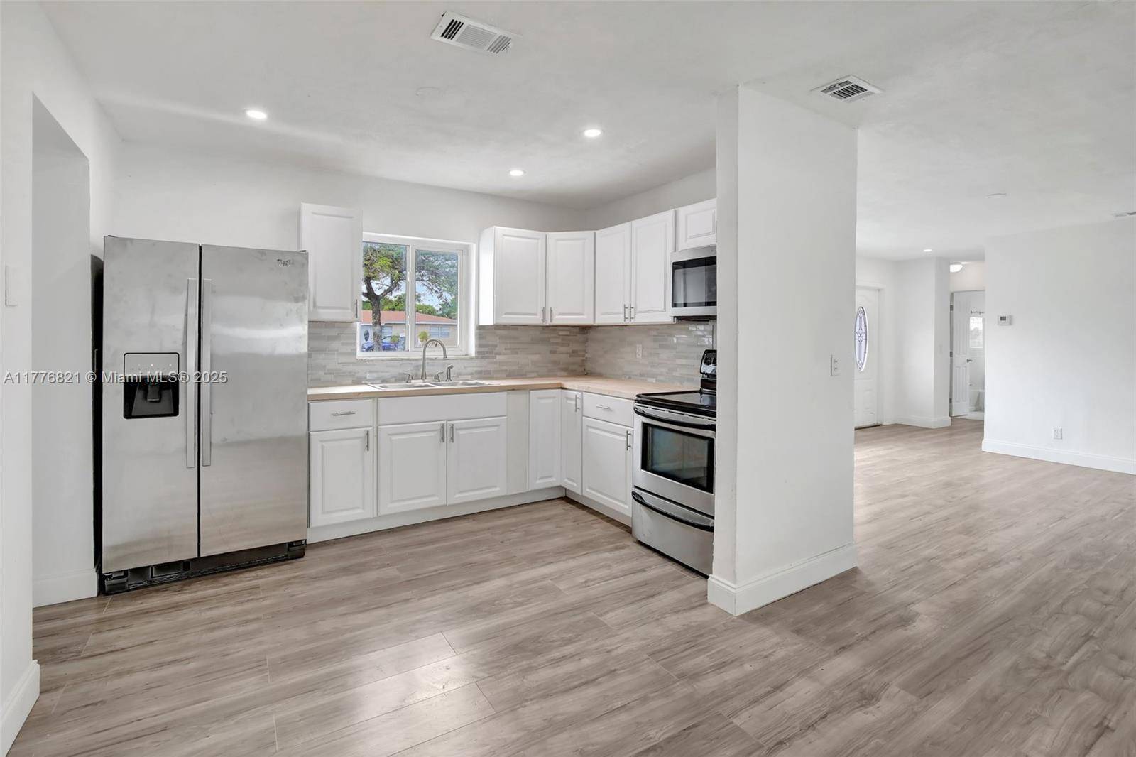 Miramar, FL 33023,6468 SW 25th St