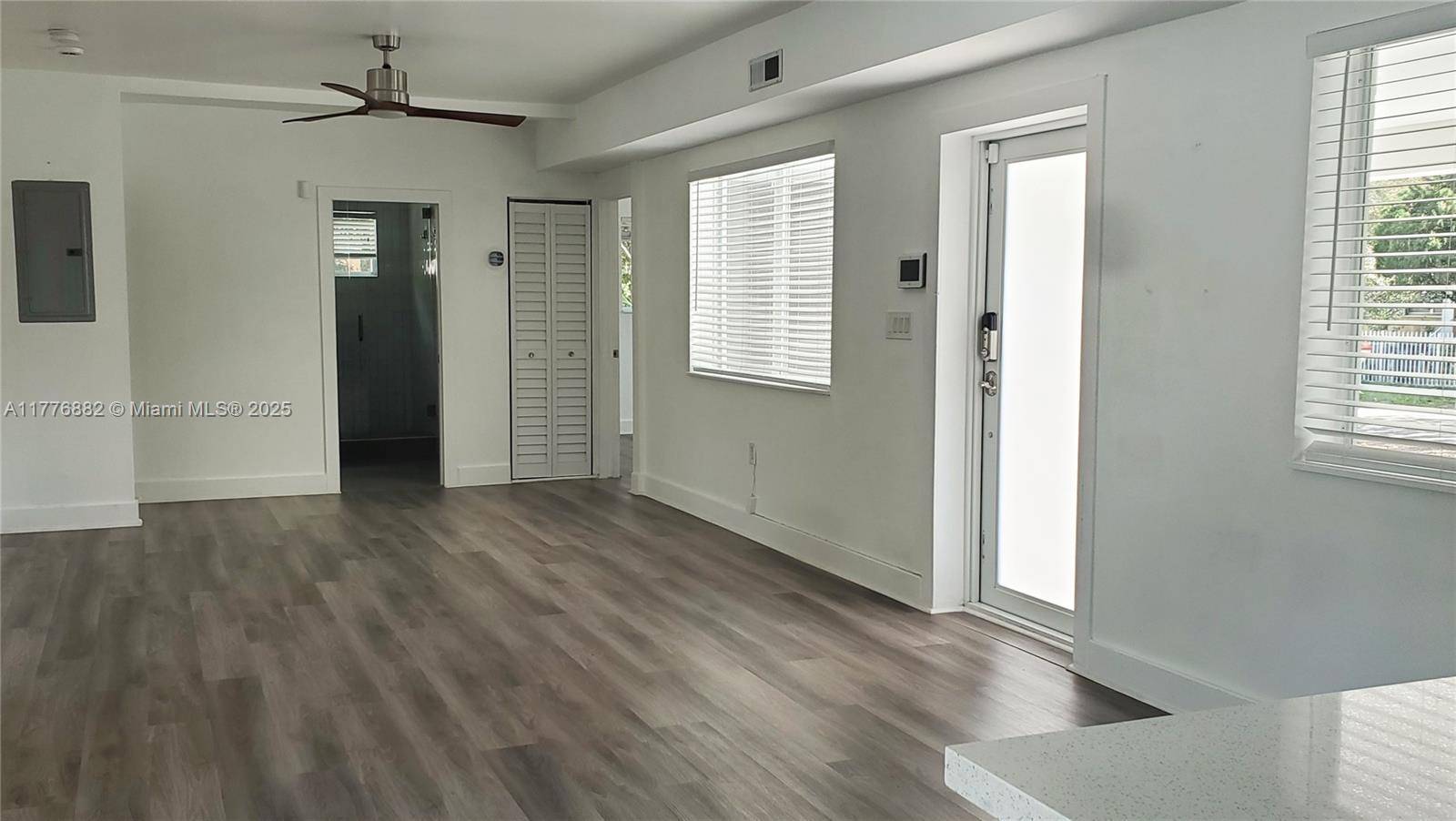 South Miami, FL 33143,6463 Manor Ln #-