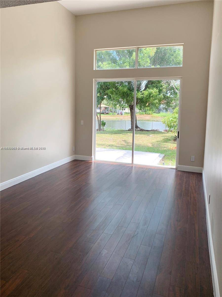 Pembroke Pines, FL 33025,10521 SW 13th Ct