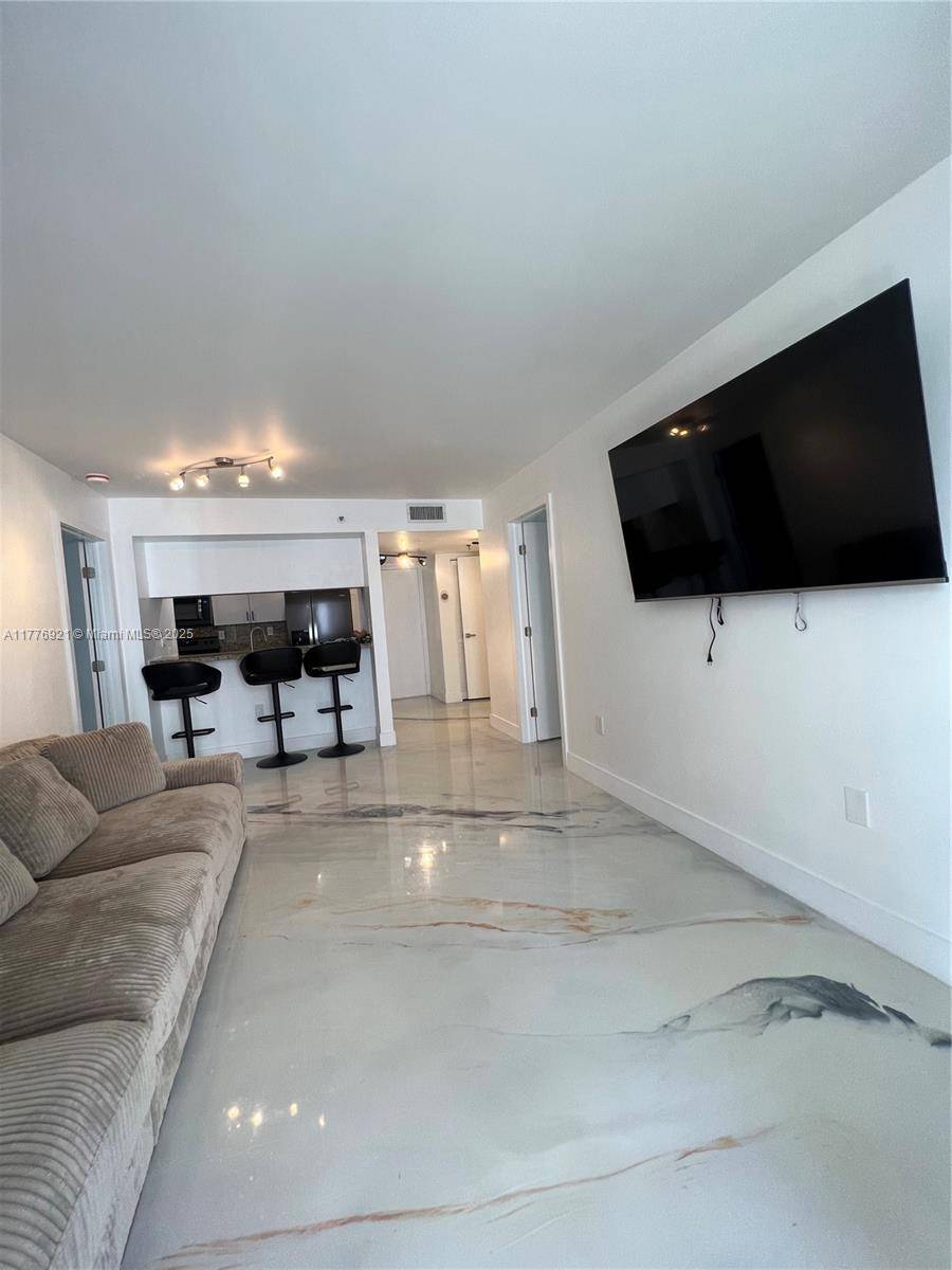 Miami, FL 33136,800 N Miami Ave #E-706