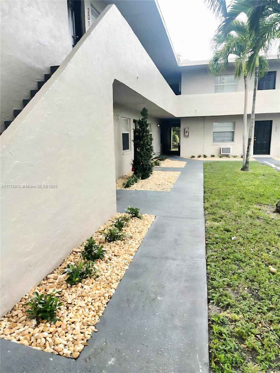 Fort Lauderdale, FL 33311,721 NW 3rd Ave