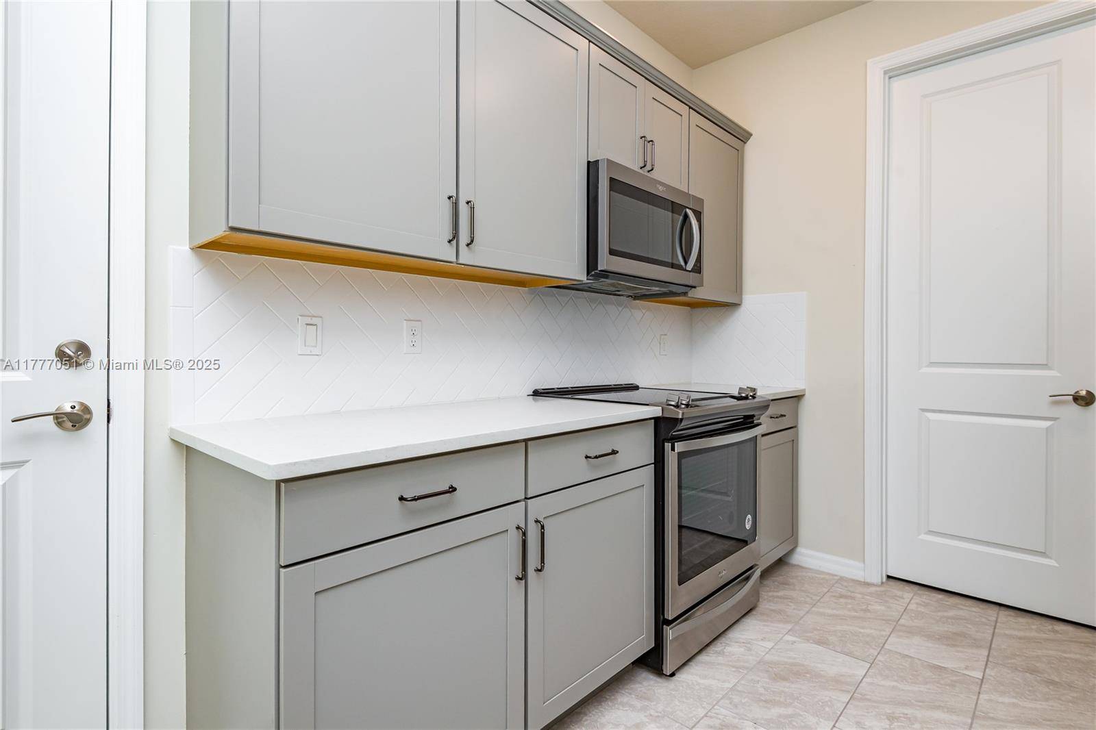 Hollywood, FL 33021,4144 Greenway Dr