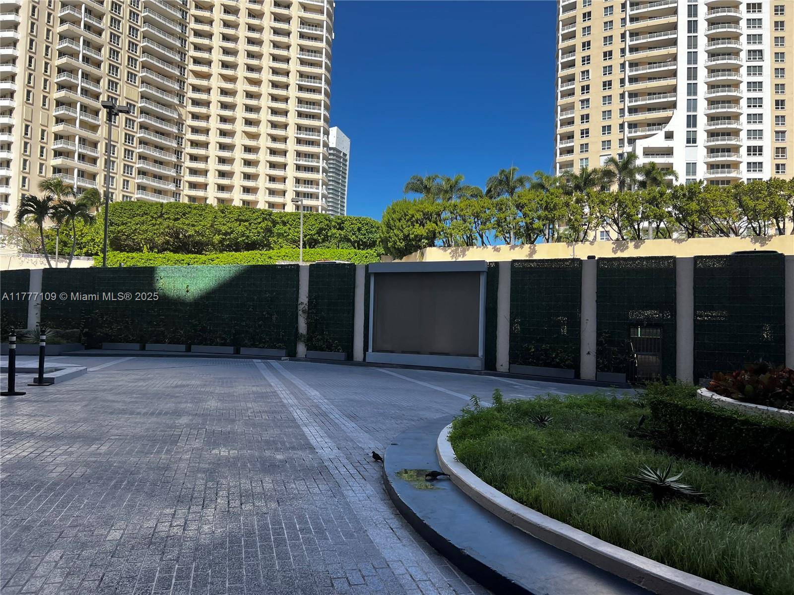 Miami, FL 33131,540 Brickell Key Dr #1226