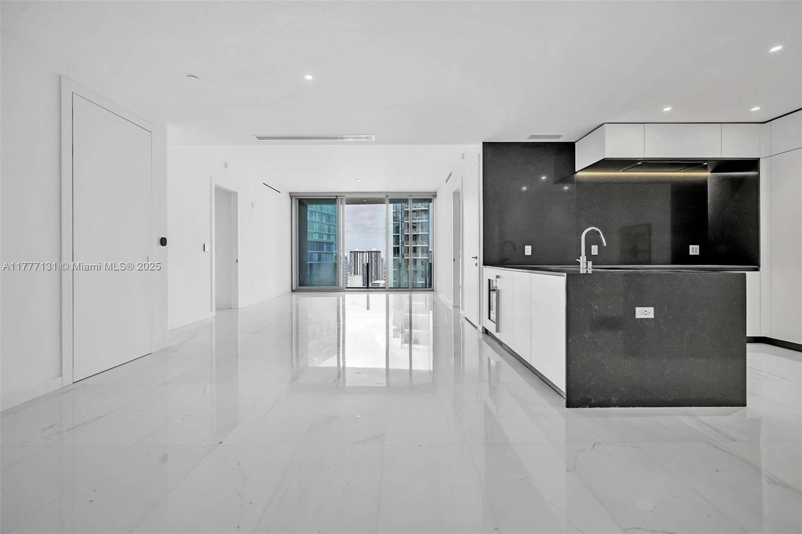 Miami, FL 33131,300 BISCAYNE BLVD WAY #3809