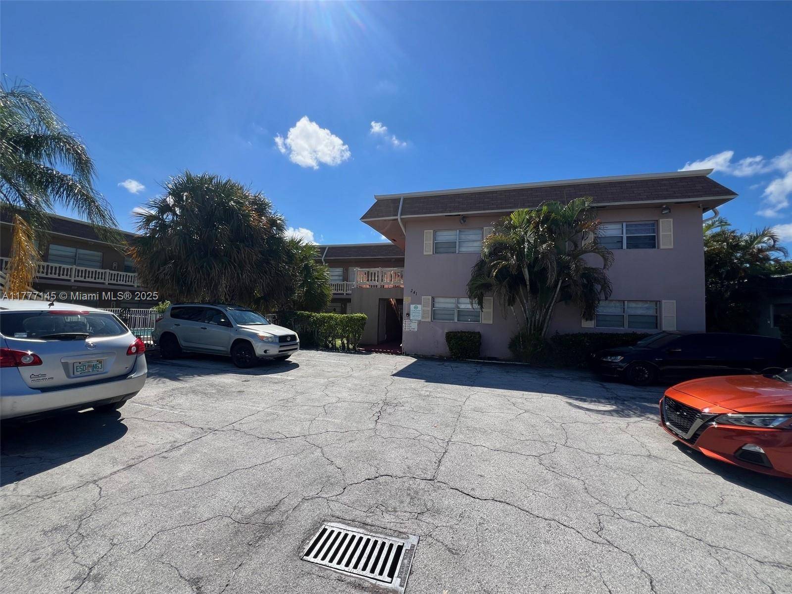 Pompano Beach, FL 33060,241 SE 9th Ave #109
