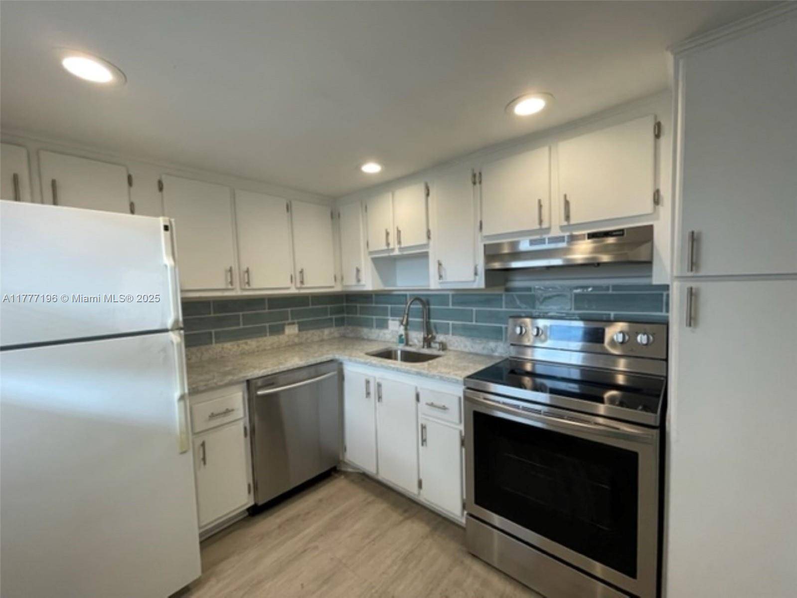 Aventura, FL 33180,3301 N Country Club Dr #612