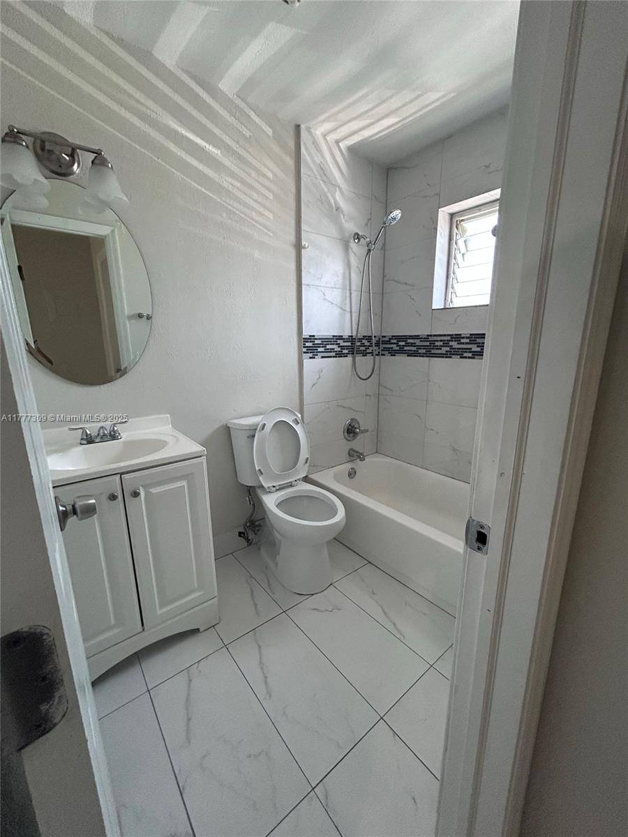 Hollywood, FL 33020,2150 Madison St #31