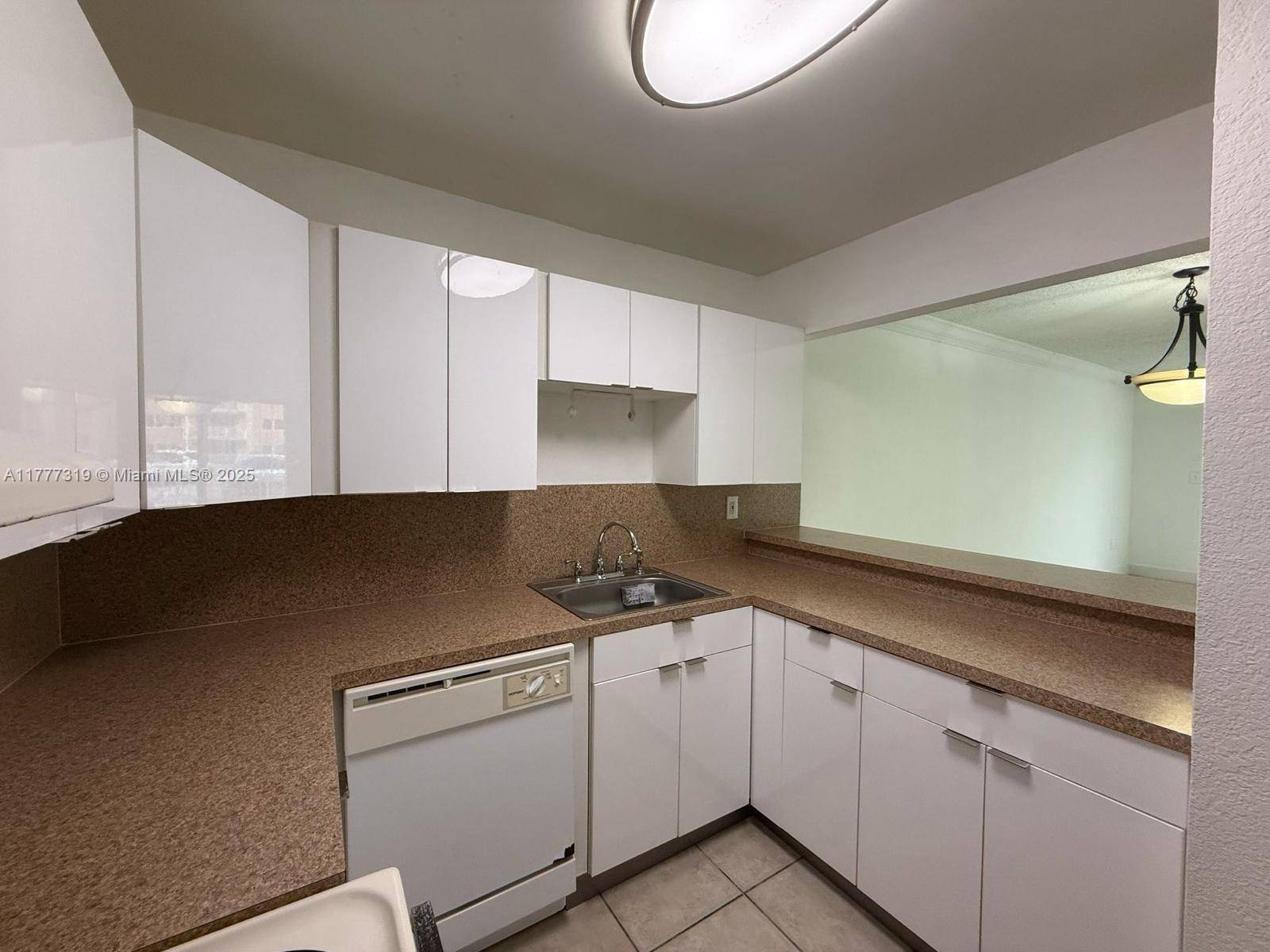 Hialeah, FL 33015,7000 NW 186th St #4-114