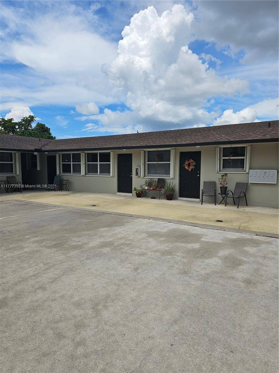 Hialeah, FL 33010,130 W 13th St #9