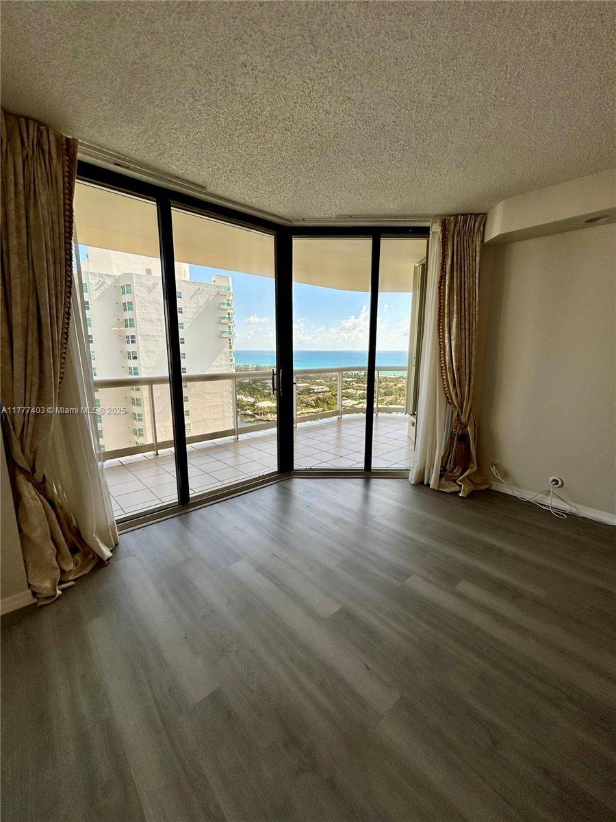 Aventura, FL 33180,20191 E Country Club Dr #2504