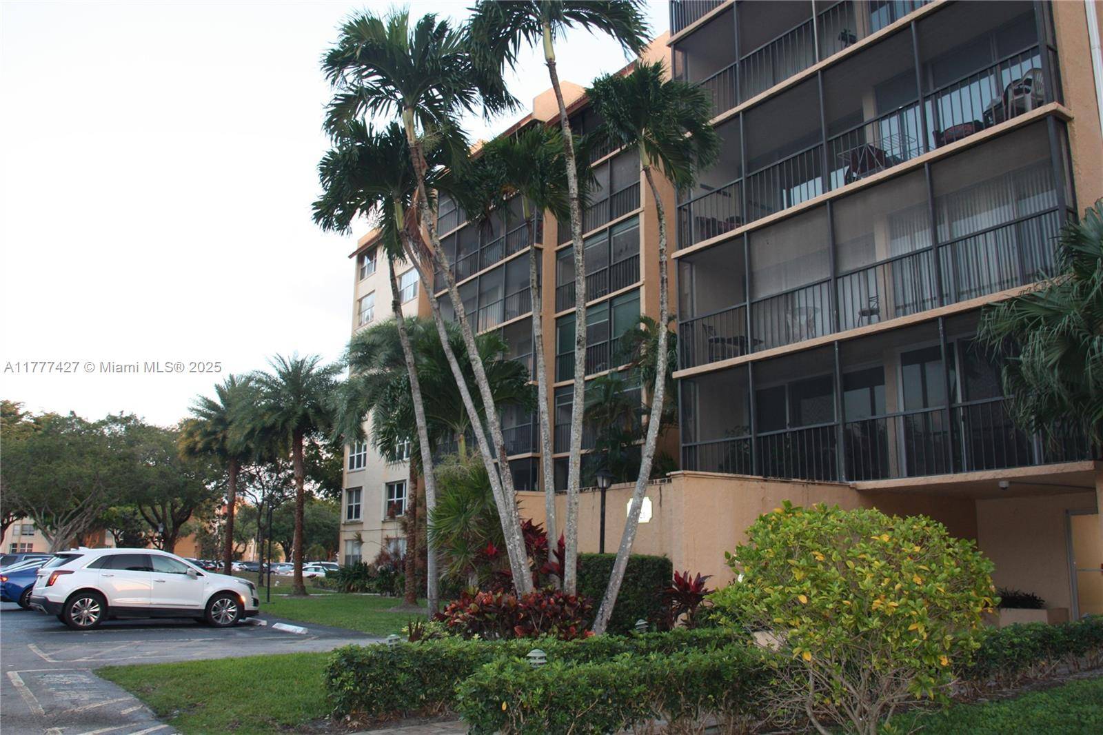 Lauderhill, FL 33319,3821 Environ Blvd #310