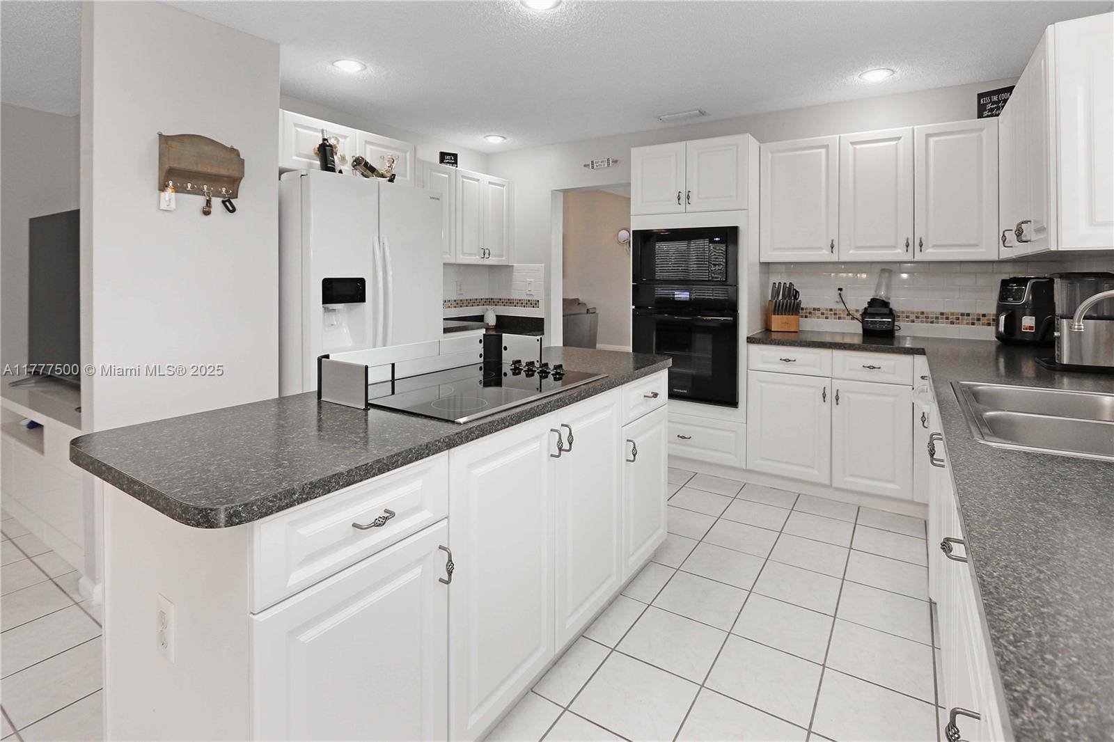 Pembroke Pines, FL 33029,19386 NW 13th St