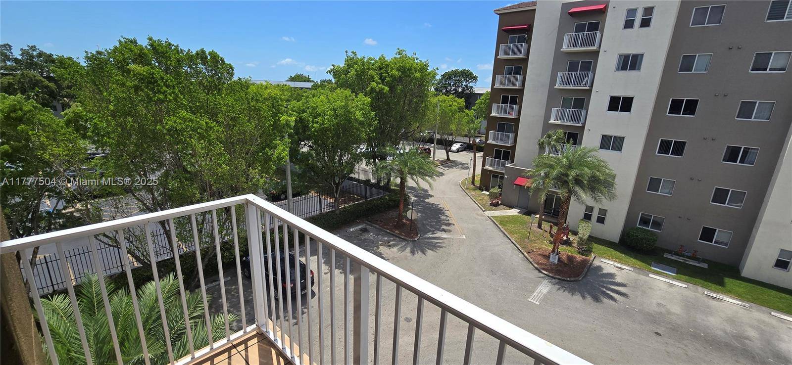 Cutler Bay, FL 33157,11050 SW 196th St #408