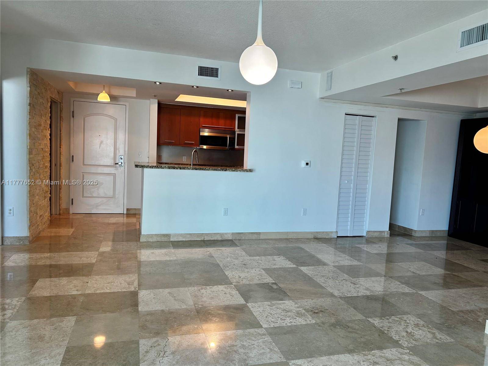 Miami Beach, FL 33139,110 Washington Ave #1814