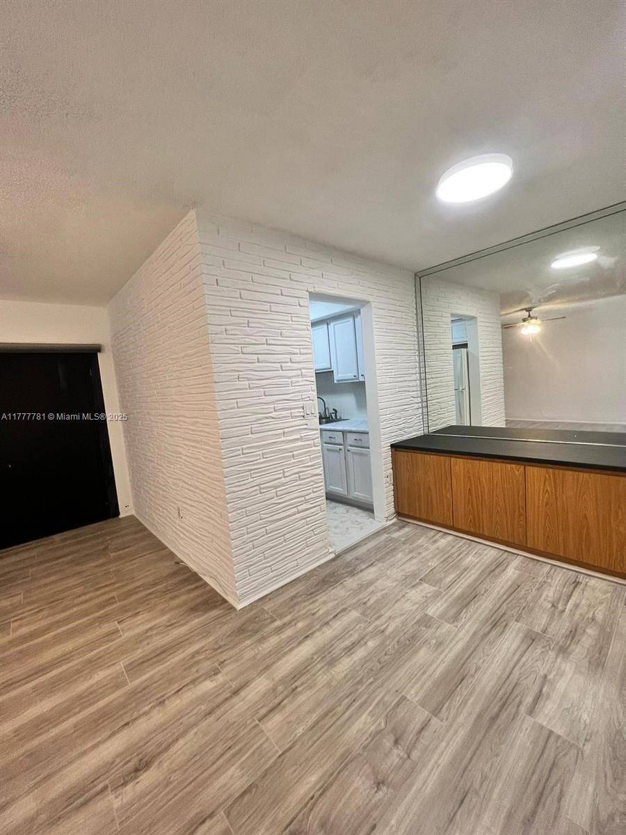 Miami Gardens, FL 33169,20490 NW 7th Ave #15