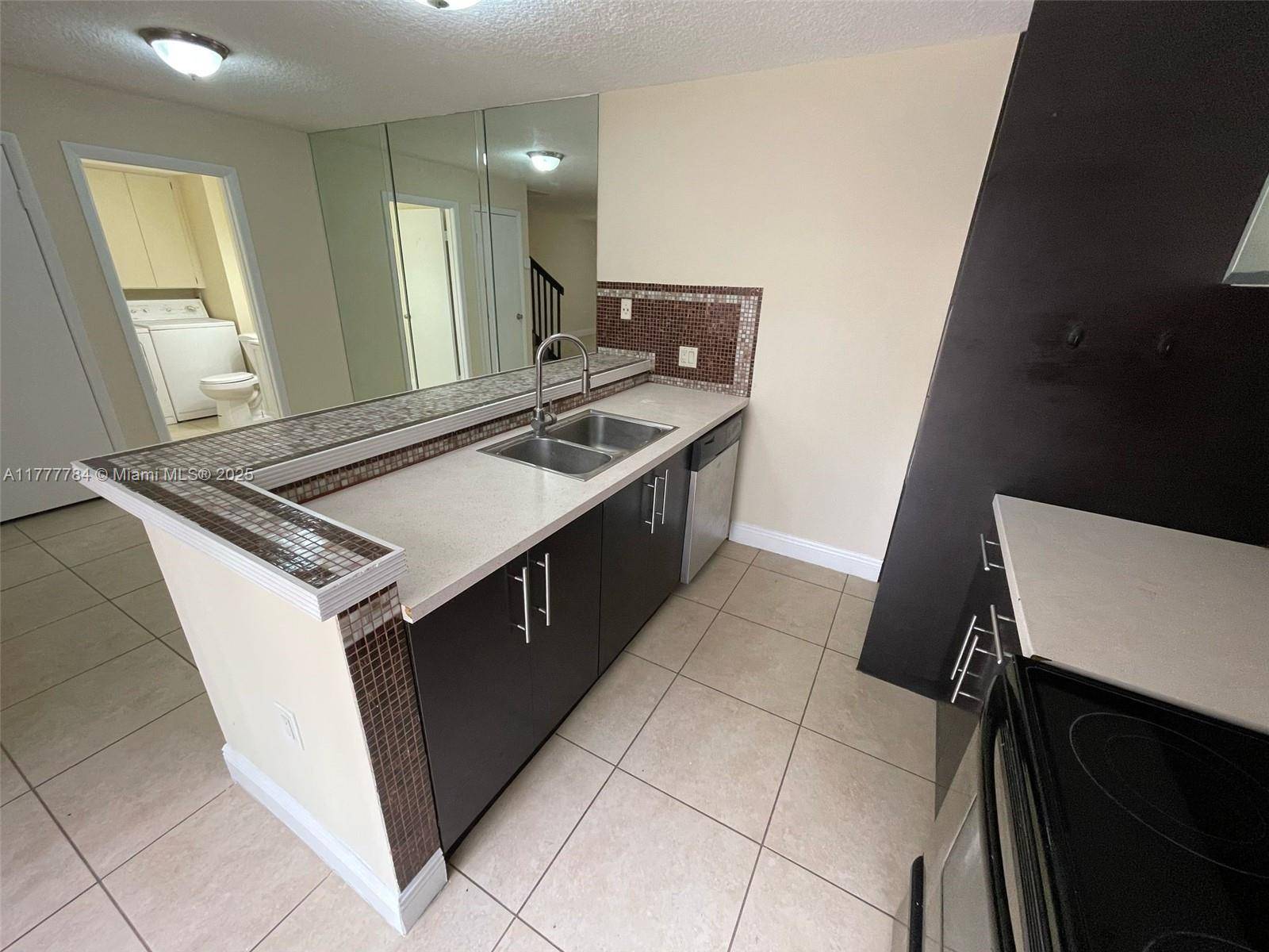 West Palm Beach, FL 33409,870 Blue Ridge Cir #-