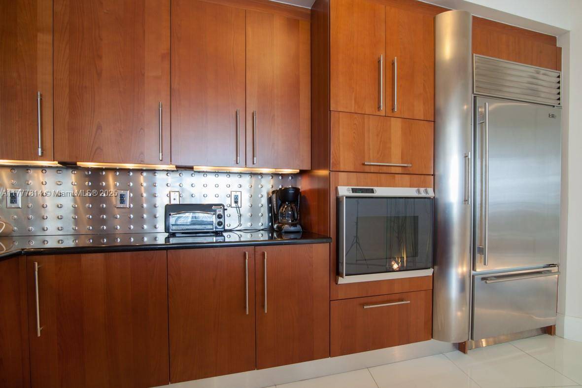 Sunny Isles Beach, FL 33160,18101 Collins Ave #1803
