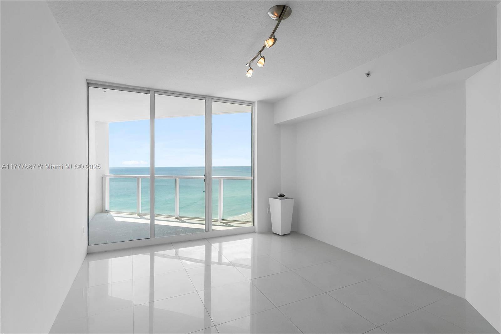 Sunny Isles Beach, FL 33160,16699 Collins Ave #1610