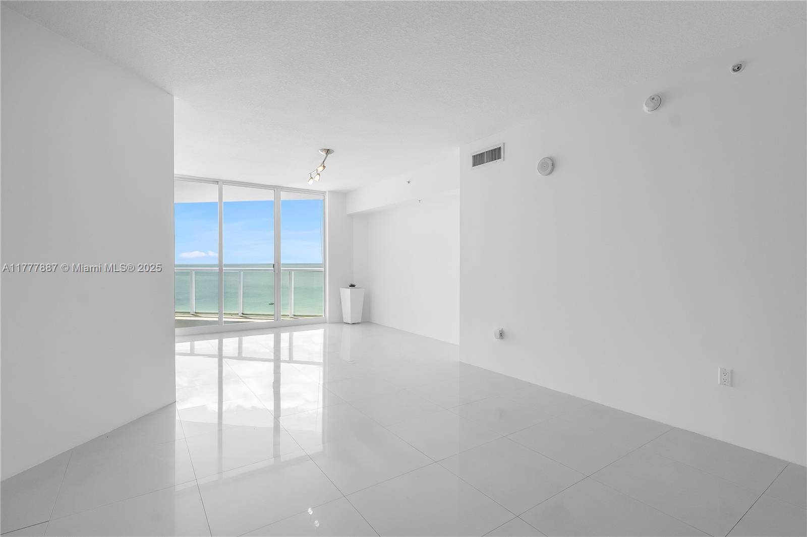 Sunny Isles Beach, FL 33160,16699 Collins Ave #1610