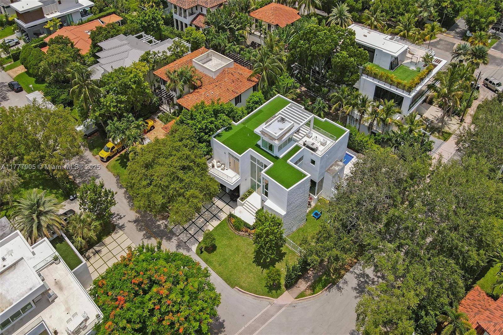 Key Biscayne, FL 33149,201 Buttonwood Dr