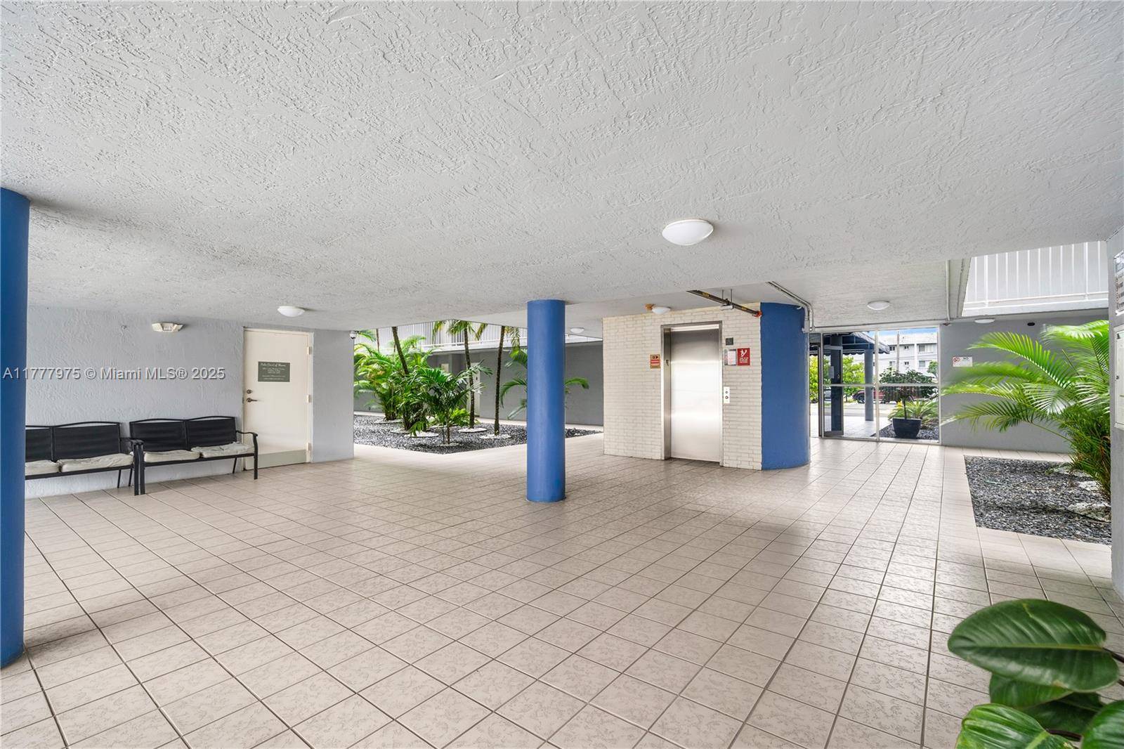 Miami, FL 33126,8231 NW 8th St #2-114