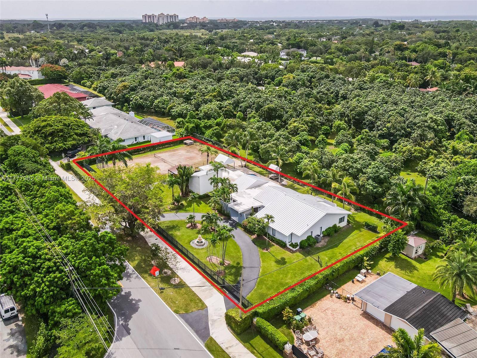 Palmetto Bay, FL 33156,6900 SW 136th St #6900