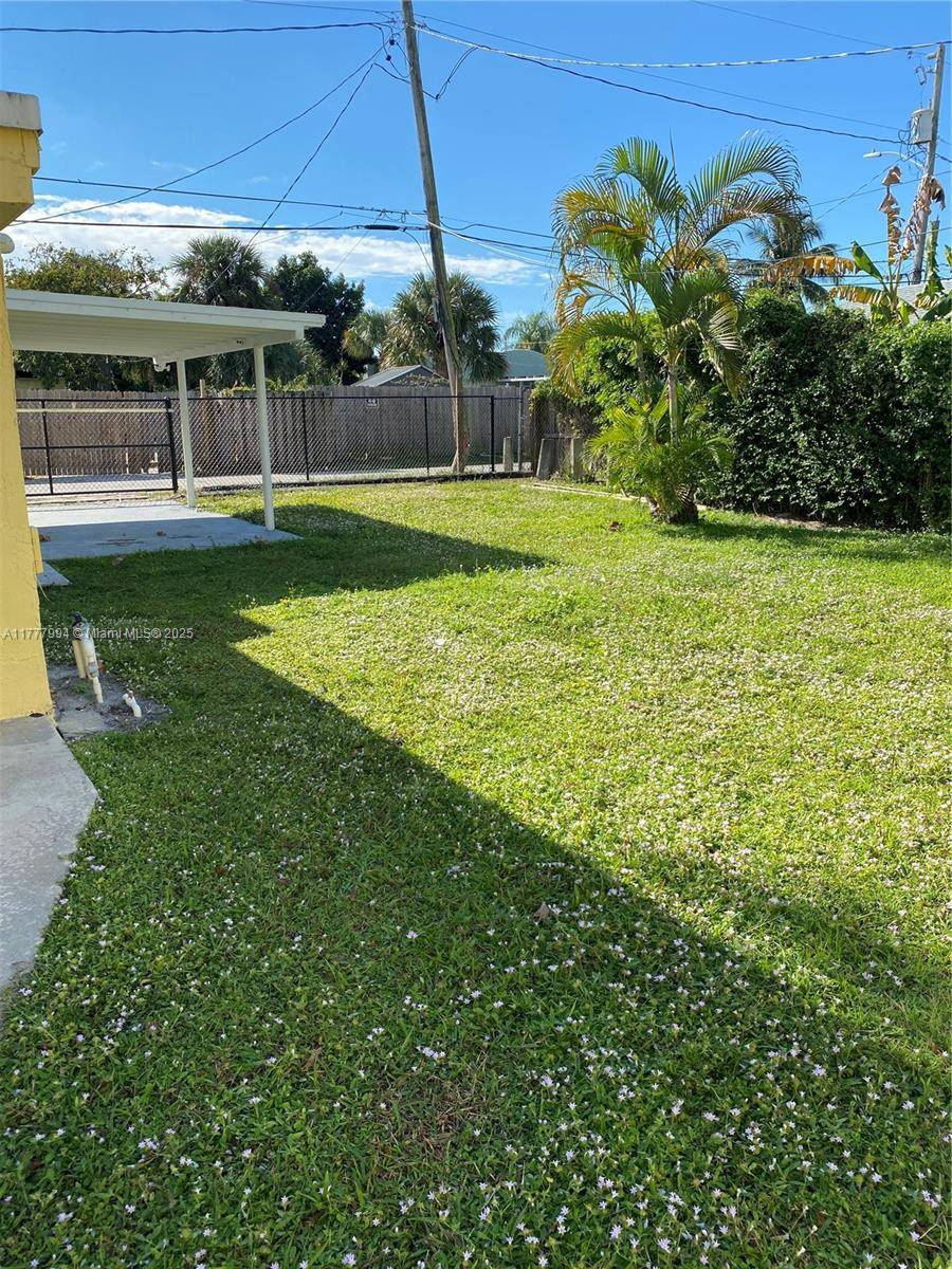 West Palm Beach, FL 33407,618 30th St #3