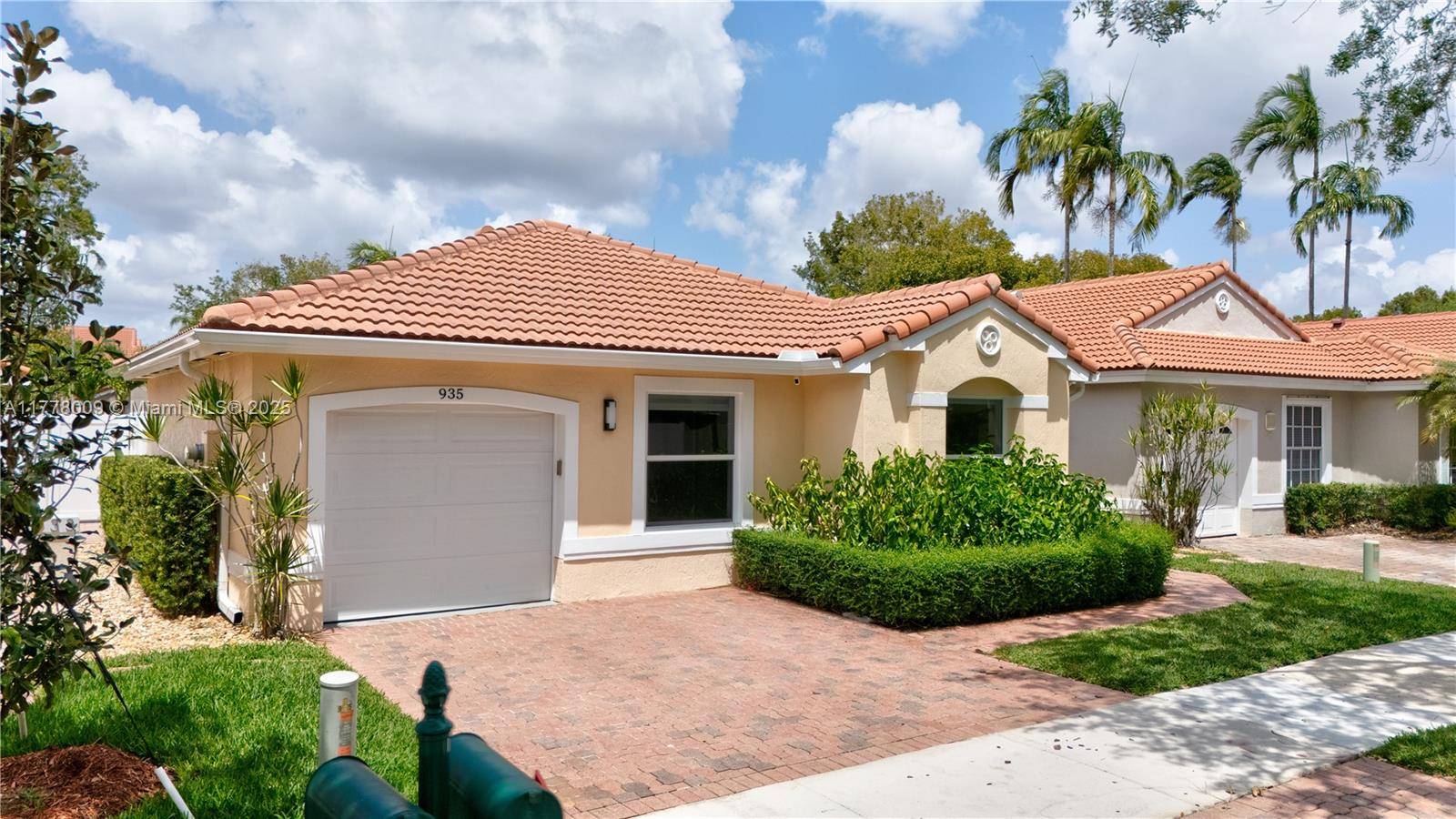 Weston, FL 33326,935 Jade Ct