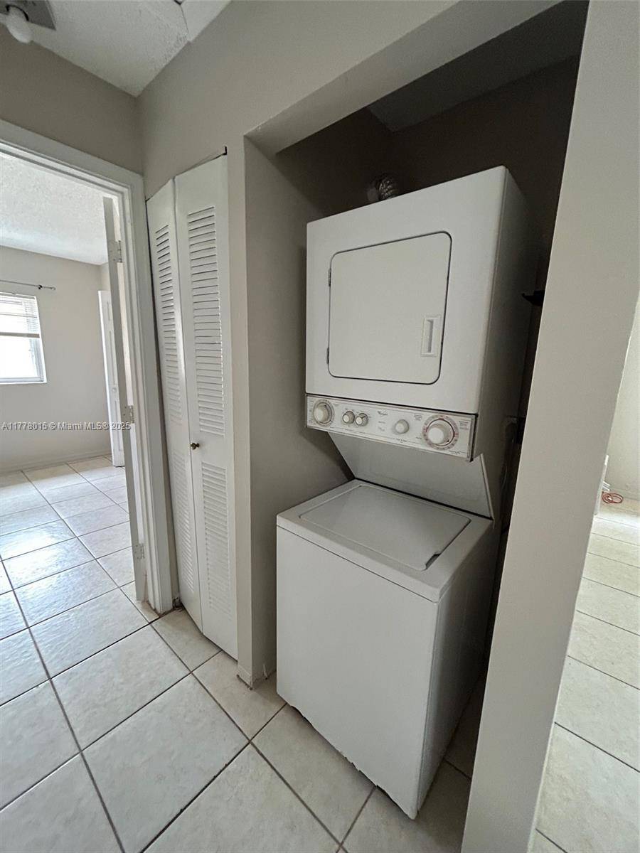 Hollywood, FL 33021,3660 N 56th Ave #613