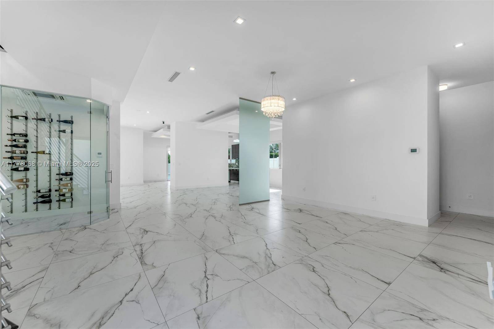 Doral, FL 33122,8221 NW 34th Dr #8221