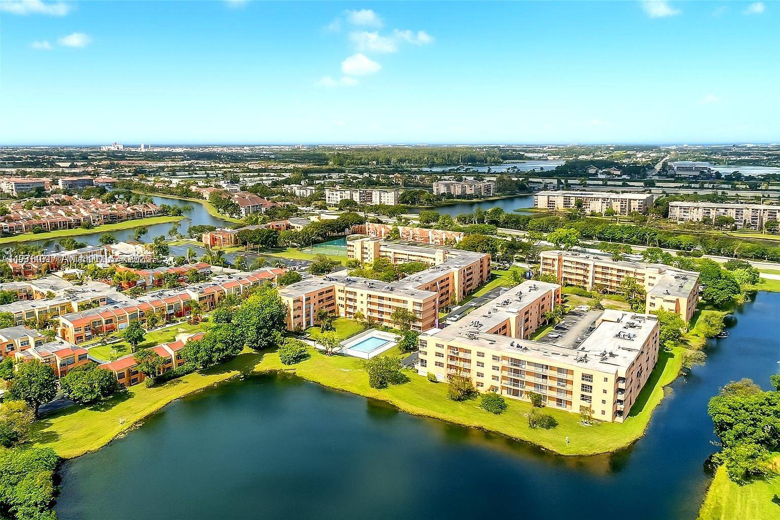 Miami, FL 33172,8897 Fontainebleau Blvd #307