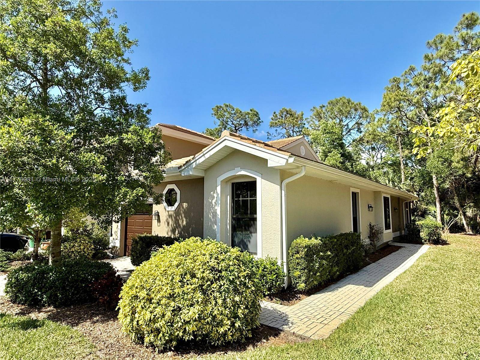 Naples, FL 34104,7550 Meadow Lakes Dr #4704