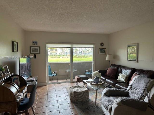 Miami, FL 33143,7805 Camino Real #H115